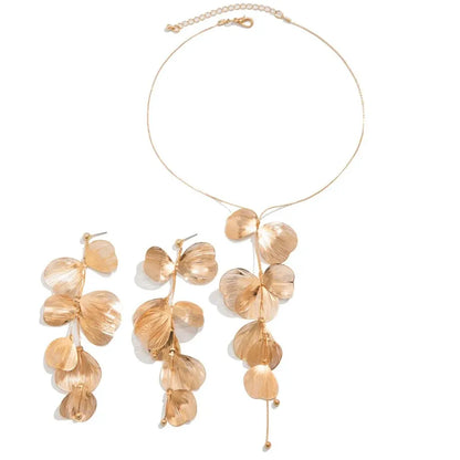 Set di collane con orecchini pendenti con foglie di ginkgo eleganti estetici per le donne Set di gioielli con nappe da sposa romantiche Accessori per il collo del partito