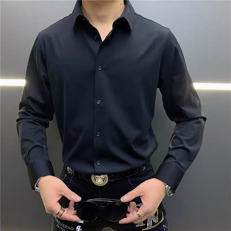 Nuova camicia a maniche lunghe primaverili e autunnali con risvolto, design alla moda, camicia di tendenza da strada avanzata con lettere di diamanti caldi e caldi