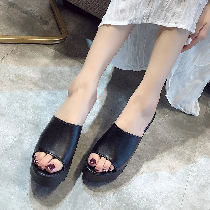Aphixta 2025 Estate 7 centimetri Tacchi Grossi Presentazioni Aziende Produttrici Giochi Donne Ciabatte Design Bianco Pantofole Della Piattaforma Sandalo Fresco Peep Toe Scarpe Femminili