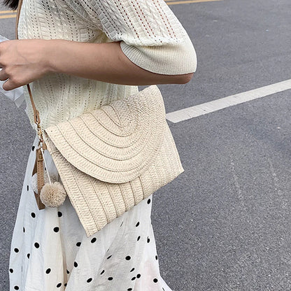 Pochette di paglia da spiaggia estiva borsa a tracolla con ciondolo a sfera carina per le donne borse a tracolla da viaggio borsa da donna borse Casual borsa di vimini