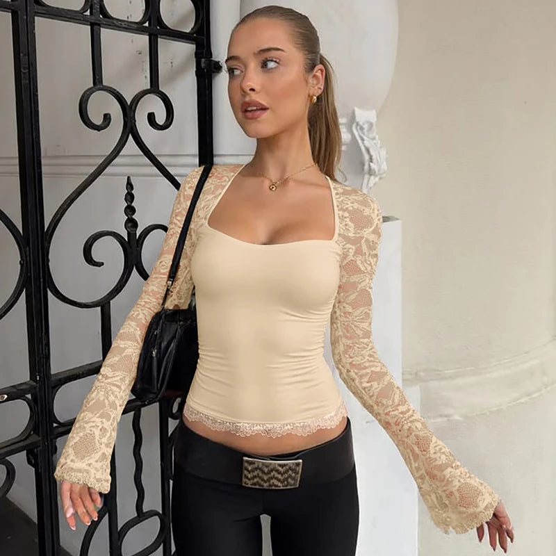 Hugcitar T-shirt corta sexy a maniche lunghe in pizzo patchwork con colletto quadrato moda donna Top velato per le vacanze estive Night Club