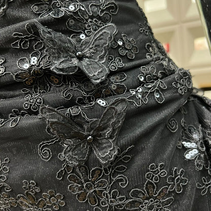 UMI MAO Abito sexy estivo Maglia con giunture Industria pesante Pizzo Catena di metallo Tracolla Abito di nicchia dal taglio basso