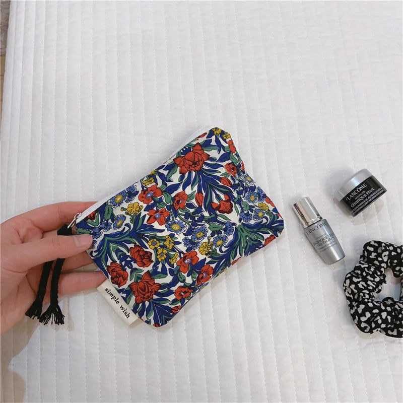 Portamonete in cotone con stampa floreale fresca estiva Mini portaoggetti Borsa in stoffa piccola Borsa per cuffie Borsa per cosmetici da viaggio Borsa per trucco