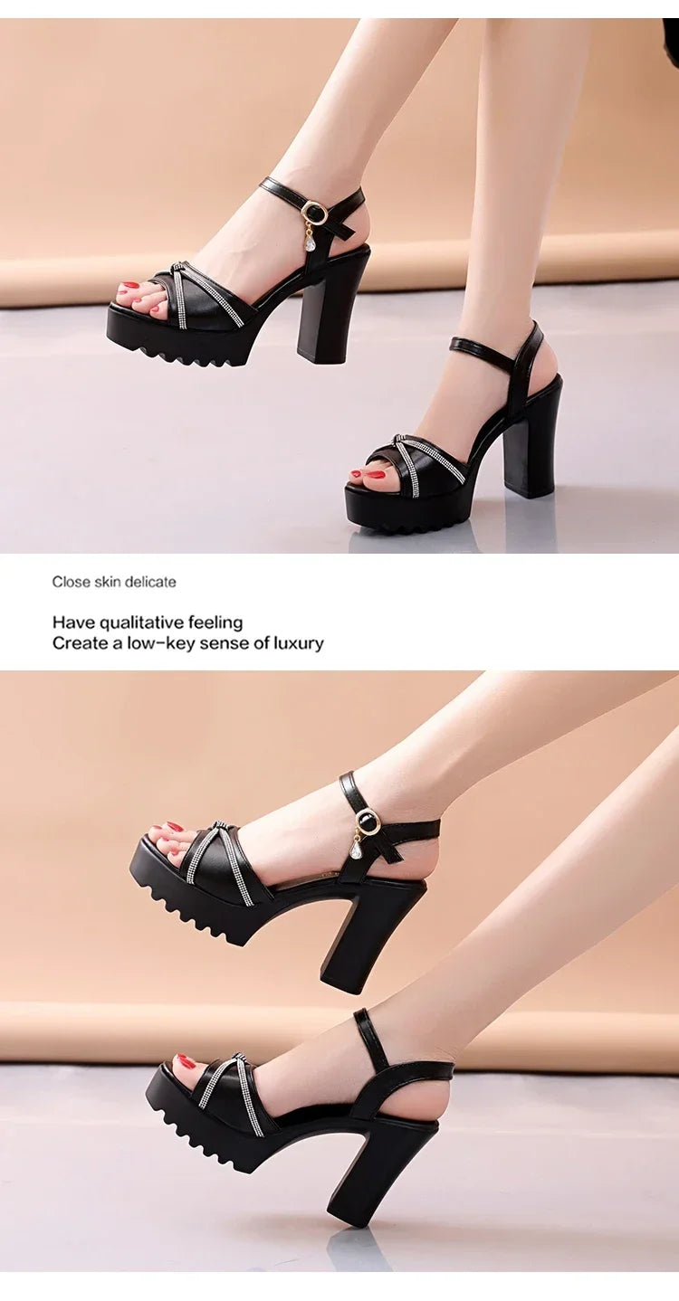 Sandales femme Été 2025 Chaussures femme à talon épais compensées à plateforme Chaussures imperméables épaisses Super-hautes Beige