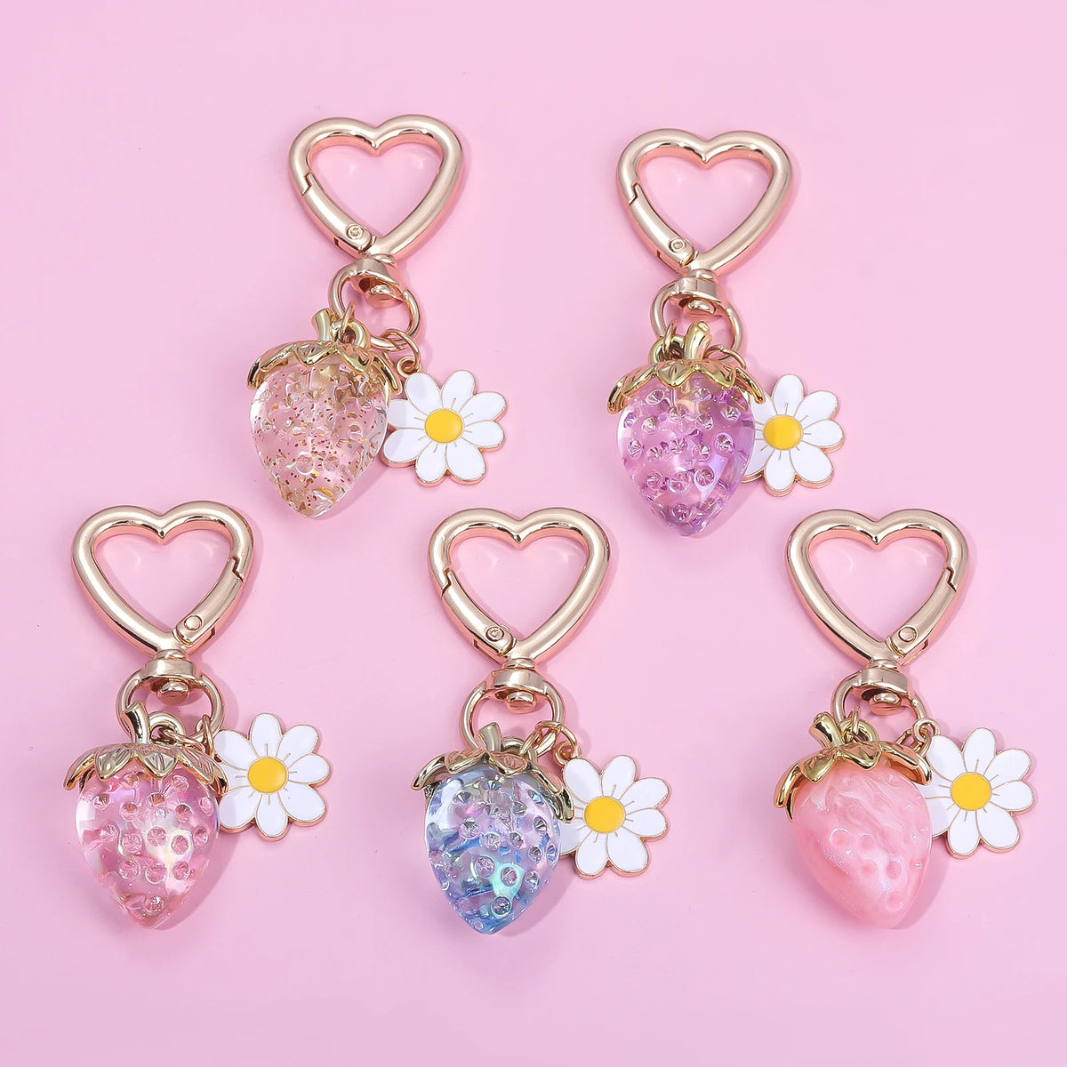 Simpatico portachiavi con ciondolo a forma di borsa con fragola, cuore Kawaii, fiore, margherita, portachiavi per donne, ragazze, borsa, ciondolo, accessori regalo