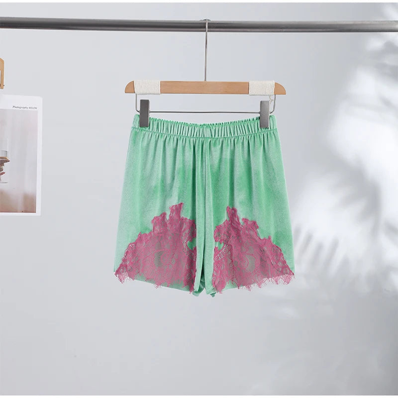 Pantaloncini Verdi in Velluto con Bordo in Pizzo, Casual da Donna a Vita Alta, Gamba Dritta, Nuovi Modelli 2026, Outfit Estivo da Spiaggia per Vacanze