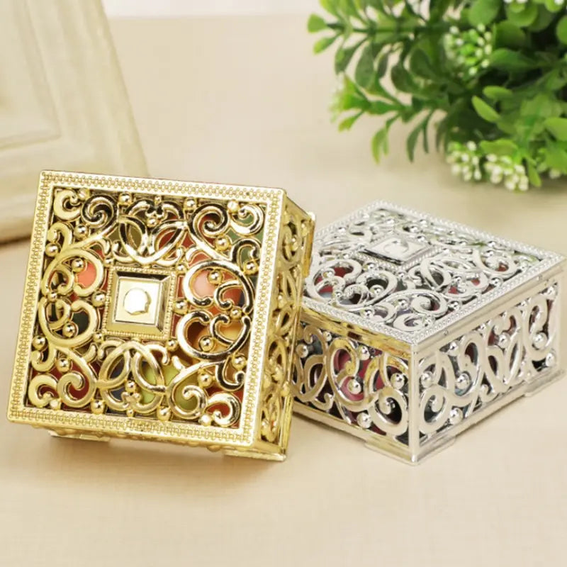 2 mini scatole portaoggetti per gioielli, colore argento, con motivo floreale intagliato, per collane, orecchini, anelli K-