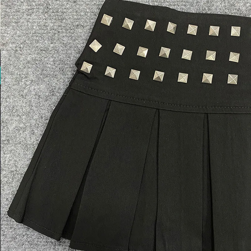 Harajuku Vintage Sexy Rivetto Gonne a pieghe Gonna Hottie Estate New Street Gothic Punk Colore puro E-girl Minigonna Abbigliamento donna