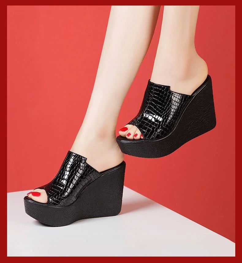Sandali con Zeppa in Pelle Lucida Estivi da Donna, Misura Piccola 32-43, Tacco Alto 11cm, Ciabatte Eleganti per Ufficio e Modello, Collezione 2026