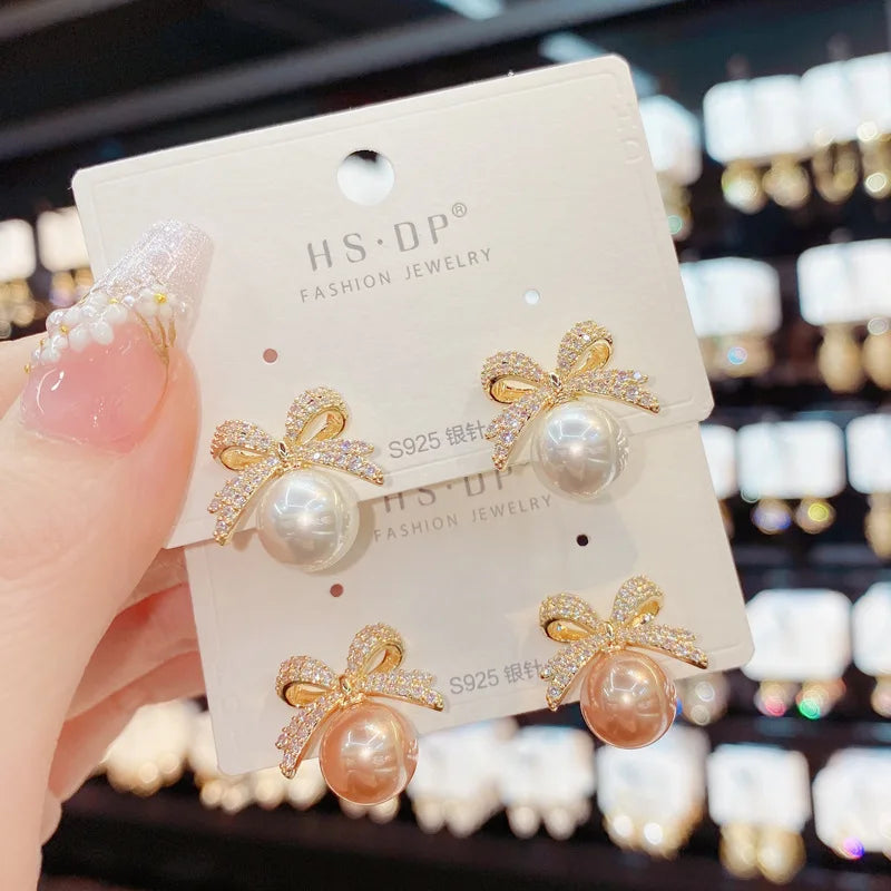 Orecchini a bottone con strass scintillanti e perle, gioielli di moda di lusso leggeri, regali per donne, matrimonio, compleanno