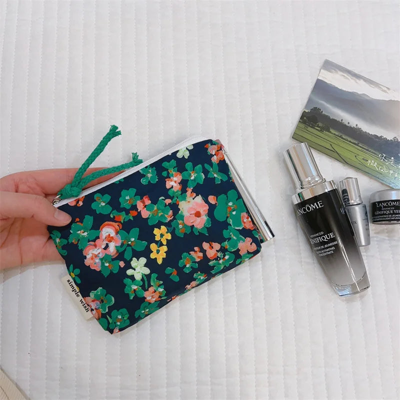Portamonete in cotone con stampa floreale fresca estiva Mini portaoggetti Borsa in stoffa piccola Borsa per cuffie Borsa per cosmetici da viaggio Borsa per trucco
