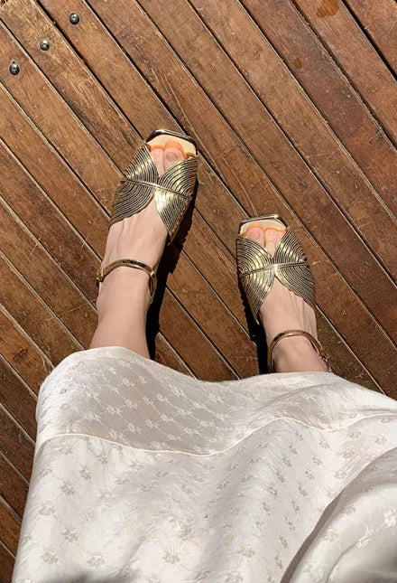 Sommer 2025 Goldene Damen-Sandalen Offene Zehenpartie Schnallen Mittelhohe Absätze Damen-Schuhe Korea Komfort Beste FH