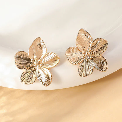 2PC Retro crema da donna petali a strati orecchini pendenti con fiore margherita gioielli di moda spogliatoio regali per feste di carnevale