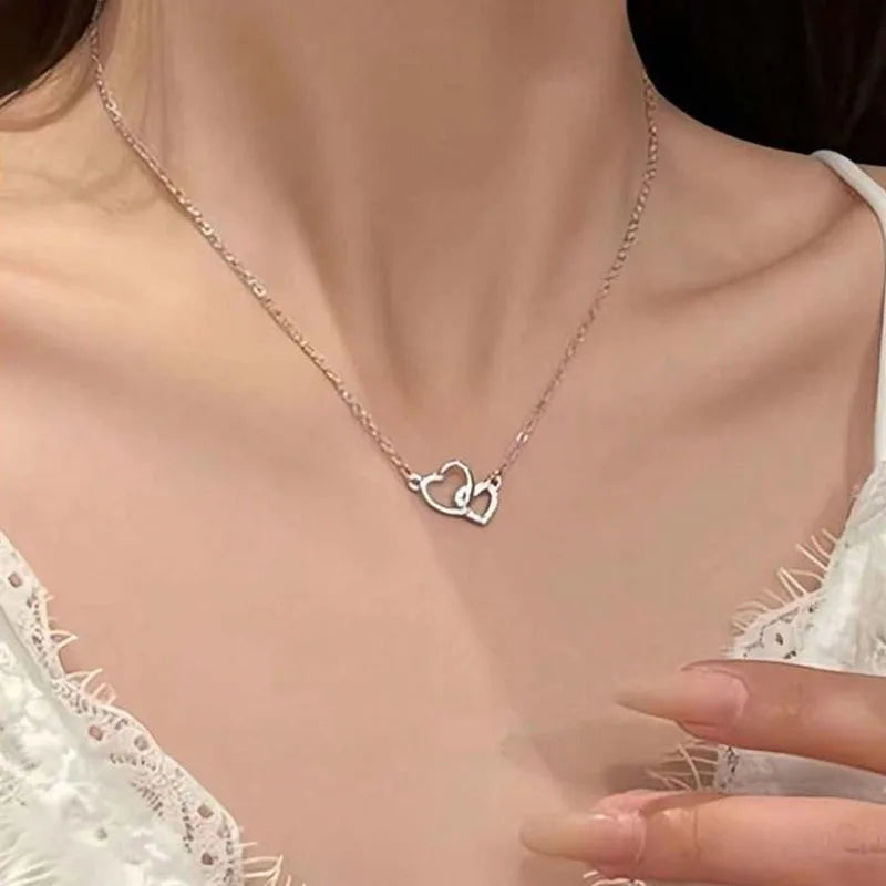 Collana di nuova moda semplice color argento con ciondolo a forma di cuore d'amore, collana con ciondoli a catena, per gioielli da festa da donna, da indossare ogni giorno