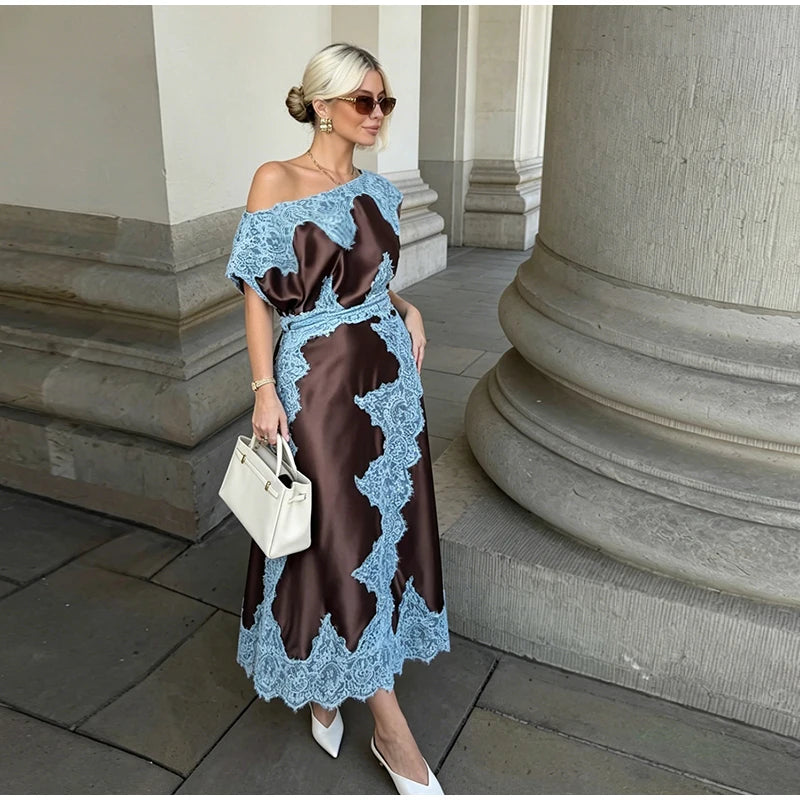 Elegante Abito Lungo da Donna con Pizzo e Patchwork, Vestito Urbano con Collo Asimmetrico e Maniche Corte, Stile Impero, Collezione Estate 2026