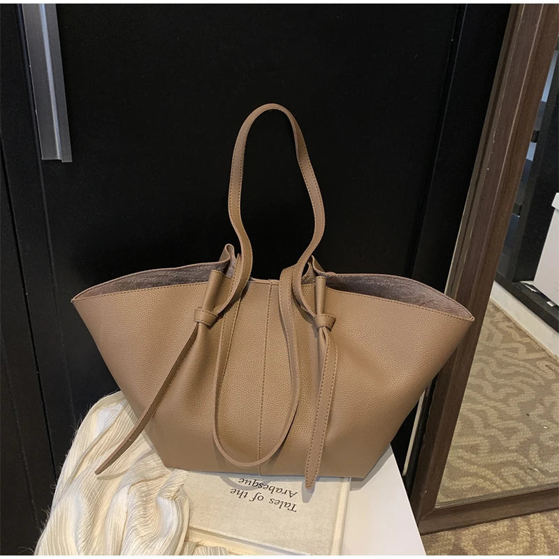 Estate nuova borsa tote di grande capacità moda alla moda modello litchi tinta unita trama semplice borsa monospalla sotto le ascelle