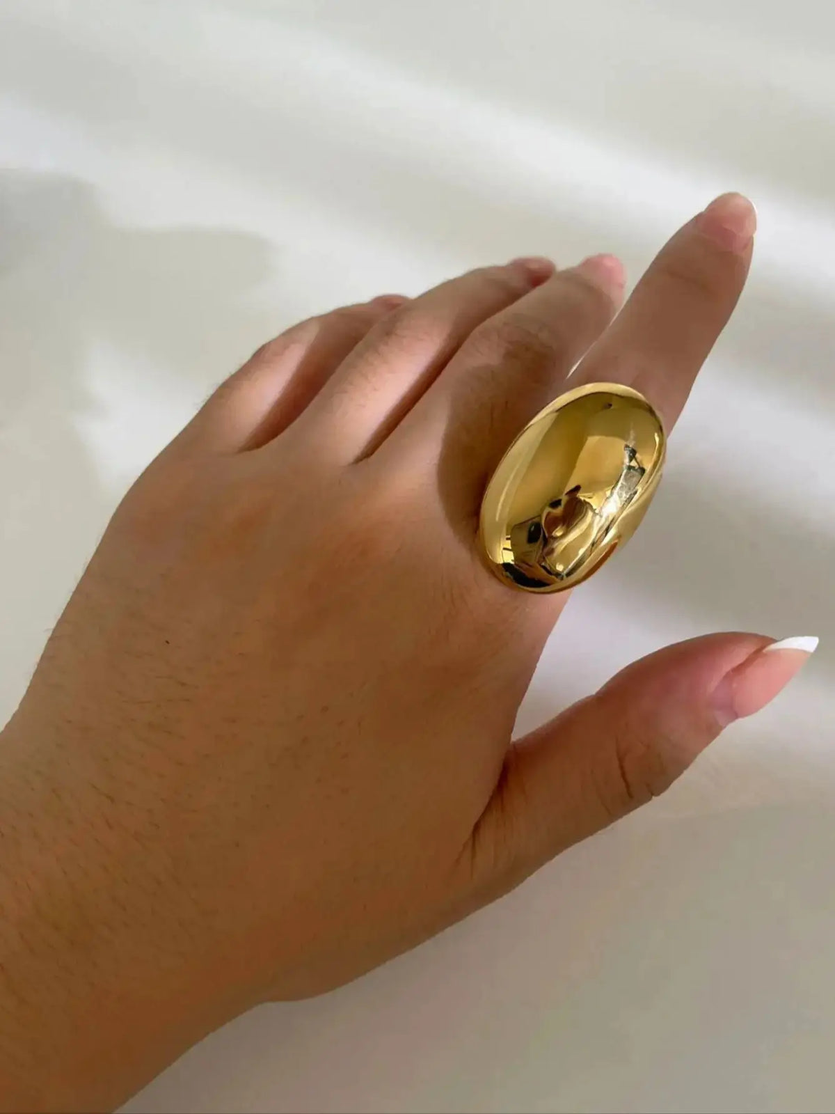 J145Ovale transfrontaliera in acciaio inossidabile con superficie fredda ed elegante, anello di alta qualità, esagerato e alla moda per le donne