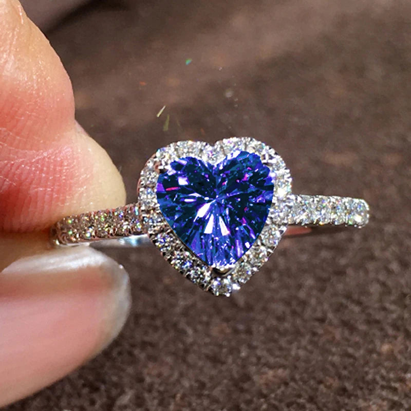 Anelli di fidanzamento classici a forma di cuore color argento per le donne Bianco Rosso CZ Pietra intarsiata Gioielli di moda Regalo per la festa nuziale