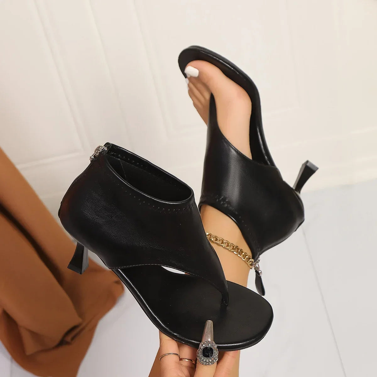 Sandales femme Sandales d'été de haute qualité pour femme Couleur unie Talon moyen Talons hauts Chaussures femme Tongs à bout ouvert Sandales femme