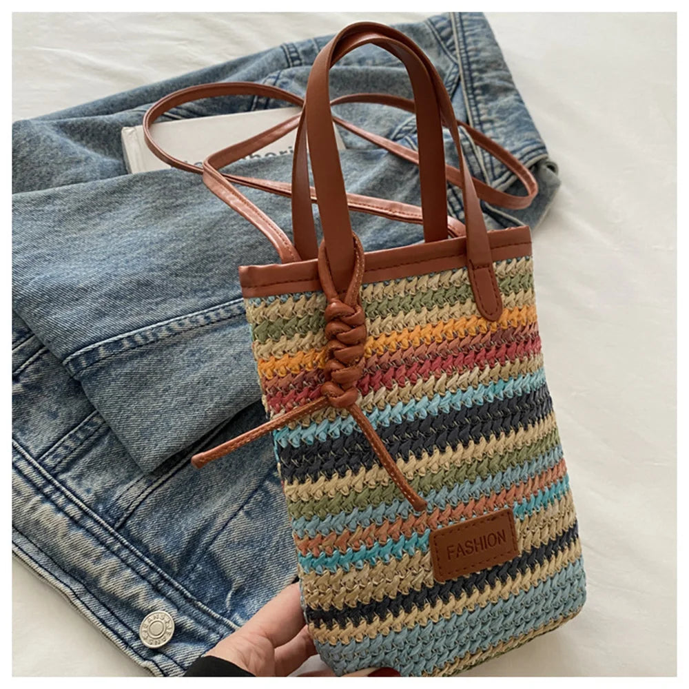 Borsa piccola da donna estiva nuova popolare versatile borsa a tracolla in paglia di colore a contrasto borsa a secchiello a tracolla moda casual