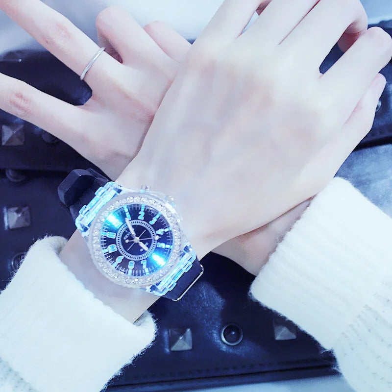led Flash Orologio luminoso Tendenze della personalità studenti amanti gelatine donna orologi da uomo 7 colori luce Orologio da polso bayan kol saati