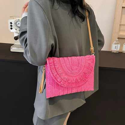 Pochette in paglia intrecciata fatta a mano Borsa in tinta unita Borsa da donna con patta estiva Bohe Portafogli da spiaggia Borsa a tracolla