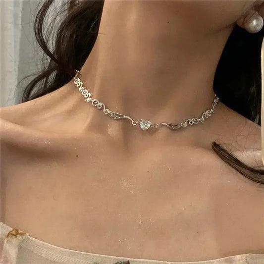 Collane con ciondolo a forma di cuore con ali d'angelo Colore argento 5A Cubic Zirconia Stile minimalista Catena clavicola Gioielli per donne e ragazze
