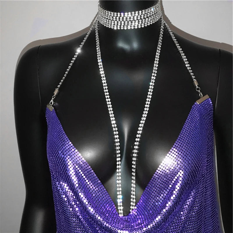 AKYZO Mini abito patchwork con paillettes dorate sexy Donna senza maniche Taglio basso Catene di metallo Halter Slim Abiti da festa da discoteca affascinanti