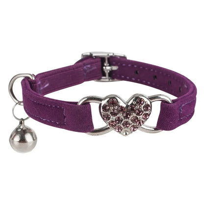 Collare per gatti a forma di cuore con campanello, elastico e regolabile, in morbido velluto con cristalli, per gattini e cuccioli, accessori per animali domestici