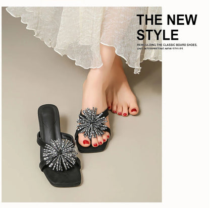 Damen-Sommersandalen 2026 Neue High-End-Outdoor-Trend-Strass-Sandalen mit klobigem Absatz