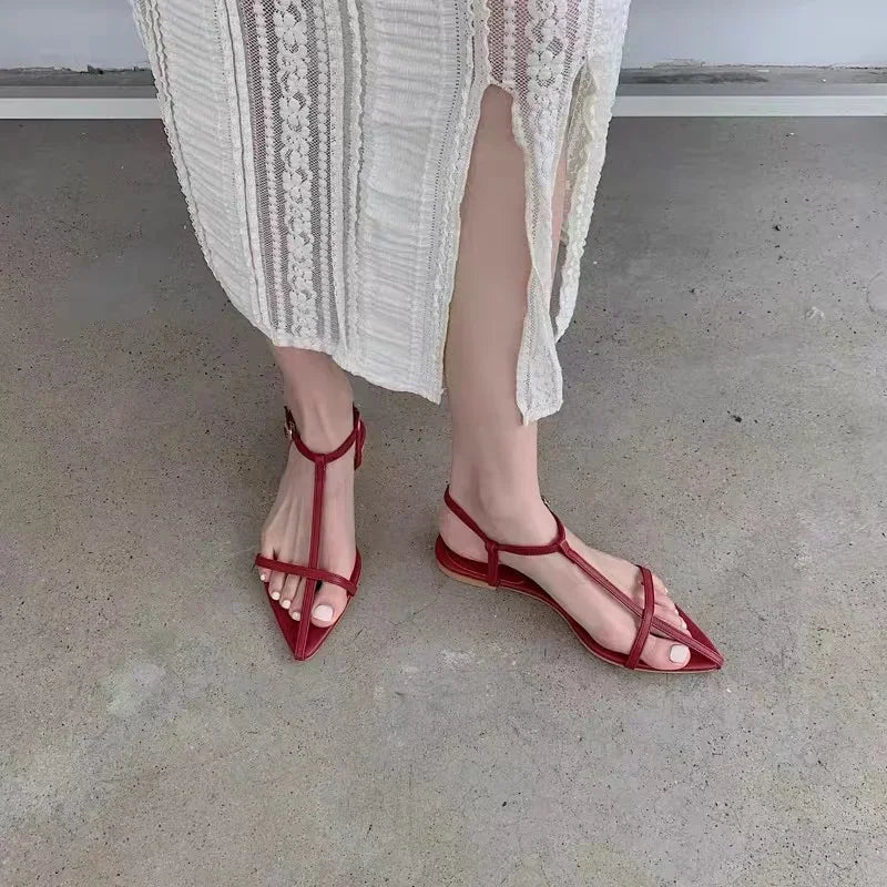 Sandali da donna 2025 Estate Nuova moda Sandali infradito Design alla moda sexy Comodi sandali con tacco basso per le donne Zapatos Mujer