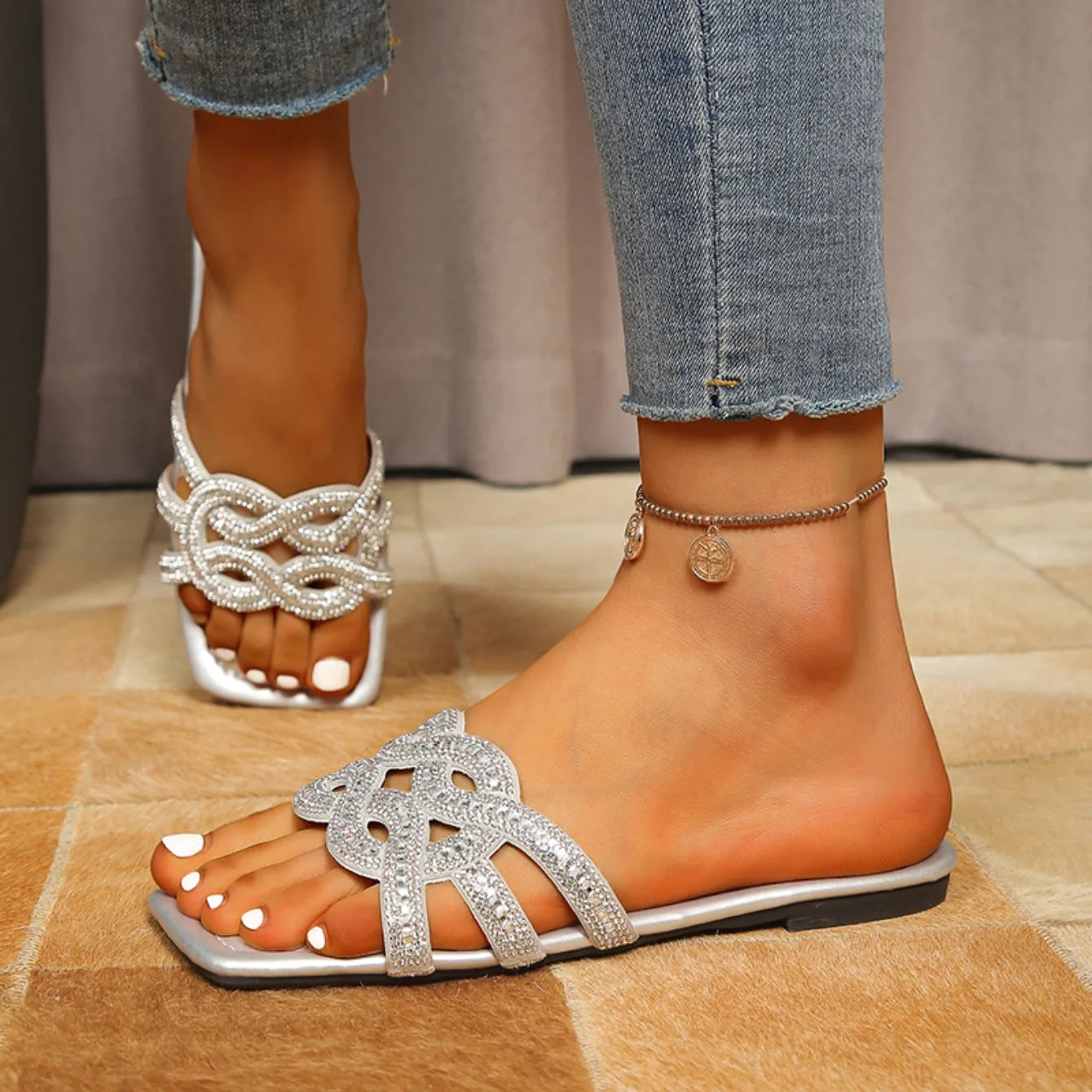 Pantofole da donna estive Sandali con strass bling di lusso Scarpe casual alla moda Pantofole eleganti per feste all'aperto Scivoli da donna
