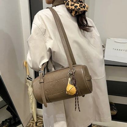 Borse a tracolla multifunzionali a forma di cilindro per donna 2024 Borse invernali di ultime borse firmate Borsa a tracolla di lusso con pendente