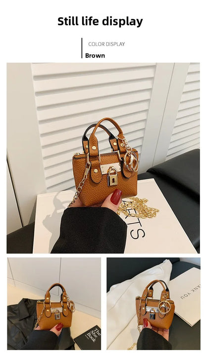 Borsa quadrata piccola da ragazza a tracolla per l'estate 2025, i nuovi bambini classici che portano una borsa a tracolla monospalla. portachiavi portafoglio