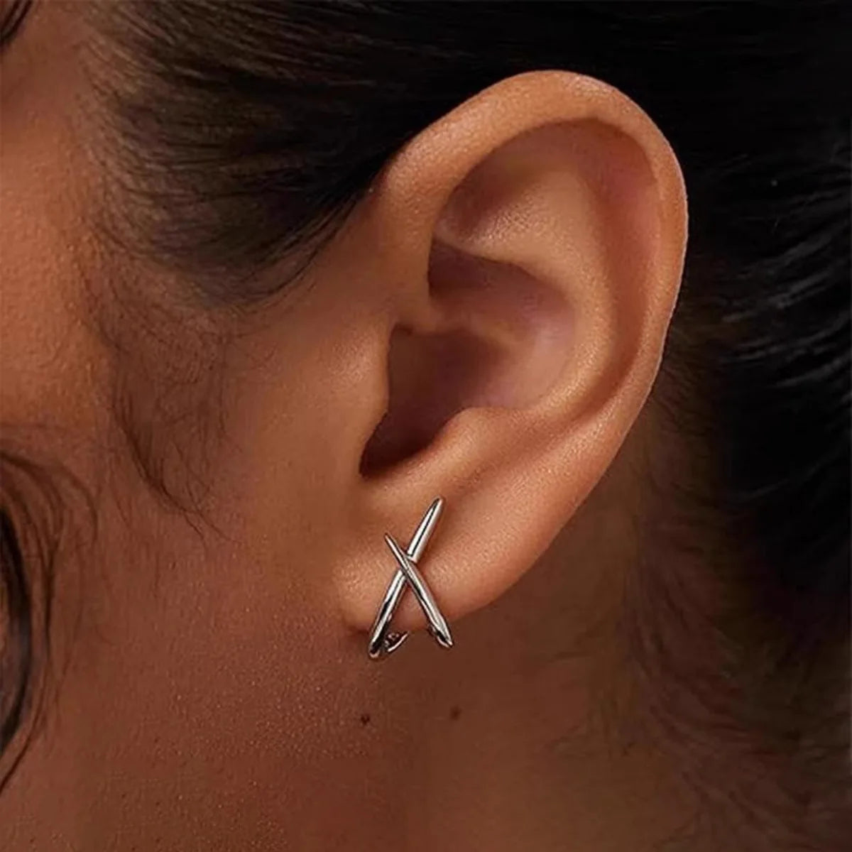 LATS Orecchini a bottone con croce color oro alla moda per le donne Orecchini delicati semplici e minimalisti Gioielli di moda Regali per feste all'ingrosso