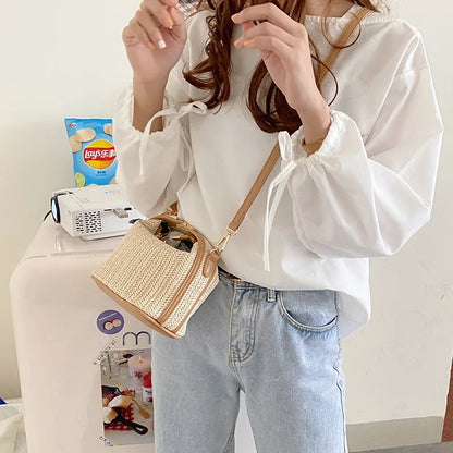 Yogodlns Borsa estiva piccola in paglia Borsa a tracolla alla moda Borsa a tracolla a secchiello intrecciata Borsa da spiaggia casual al mare Borsa con manico per ragazze