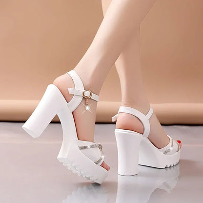Sandales femme Été 2025 Chaussures femme à talon épais compensées à plateforme Chaussures imperméables épaisses Super-hautes Beige