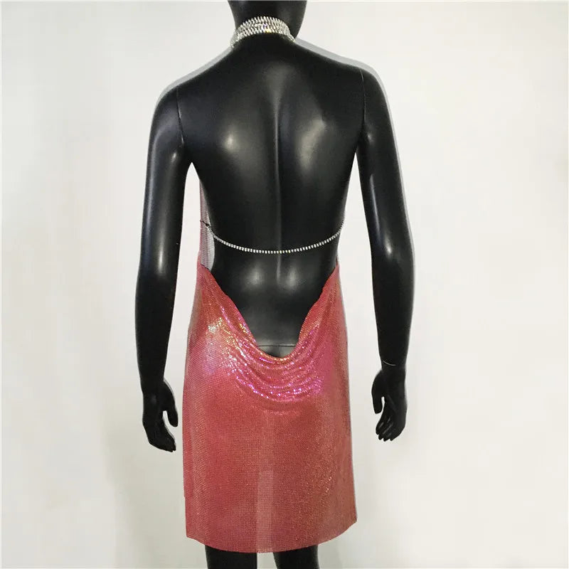 AKYZO Mini abito patchwork con paillettes dorate sexy Donna senza maniche Taglio basso Catene di metallo Halter Slim Abiti da festa da discoteca affascinanti
