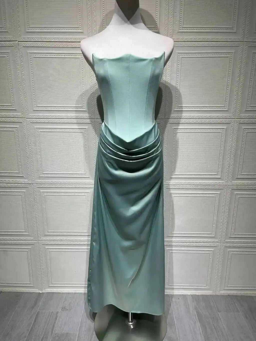 Giyu Sexy Satin Evening Club Abiti da festa Donna 2025 Estate senza spalline con spalle scoperte Lisca di pesce increspato Maxi abito lungo Abito elegante