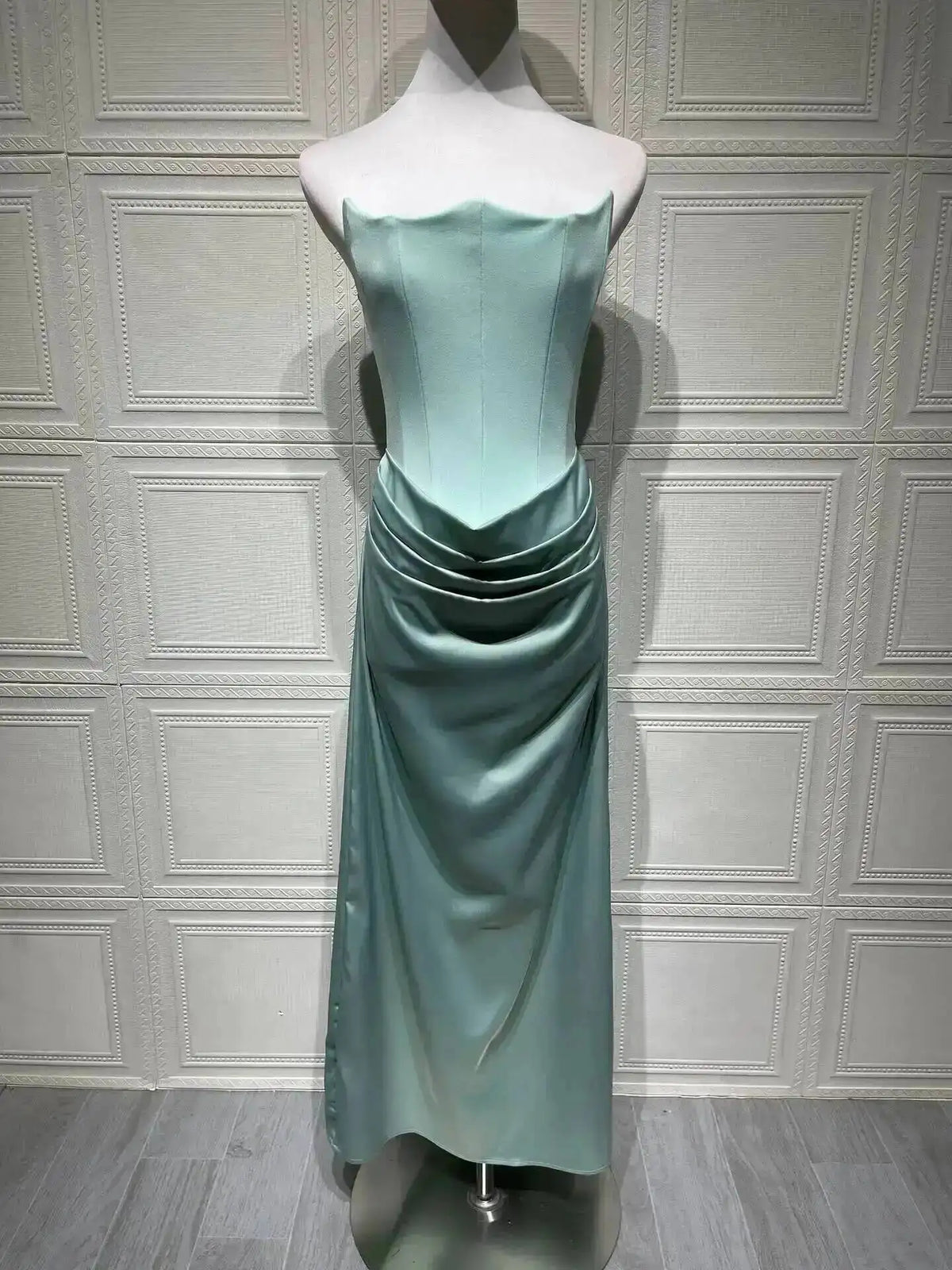 Giyu Sexy Satin Evening Club Abiti da festa Donna 2025 Estate senza spalline con spalle scoperte Lisca di pesce increspato Maxi abito lungo Abito elegante