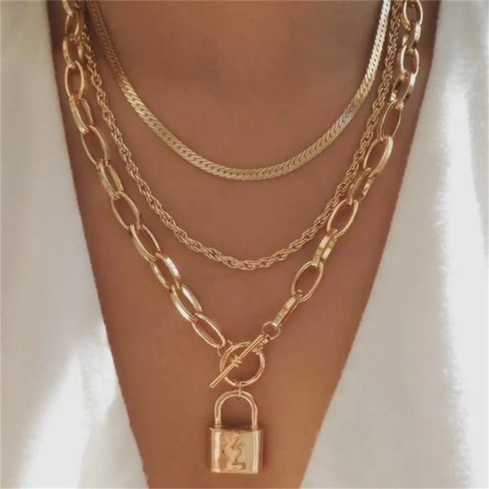 Collana con ciondolo moneta con ritratto di testa a catena spessa con piatto in oro punk vintage per gioielli hip-hop geometrici multilivello di moda da donna
