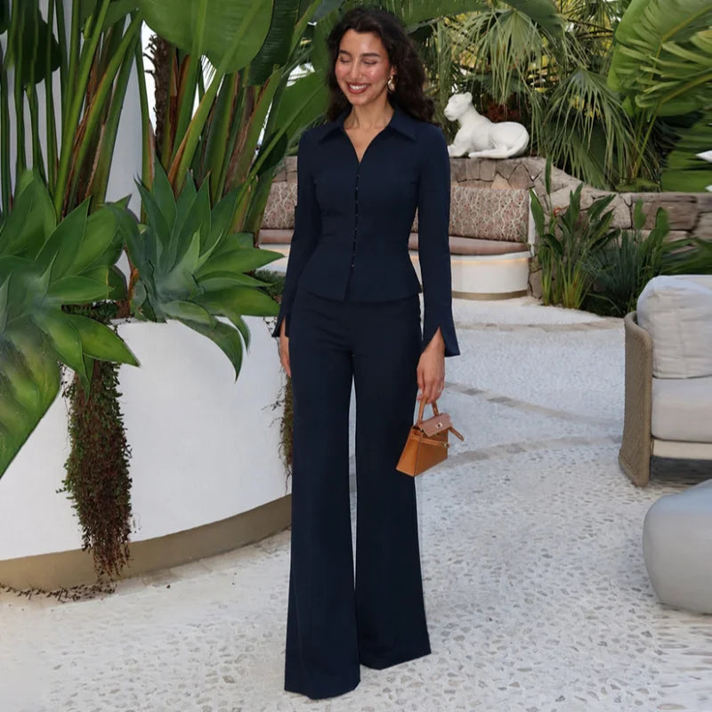 Completo da Donna Due Pezzi: Blazer Aderente a Maniche Lunghe con Peplum e Pantaloni a Vita Alta Svasati, Outfit Casual da Lavoro