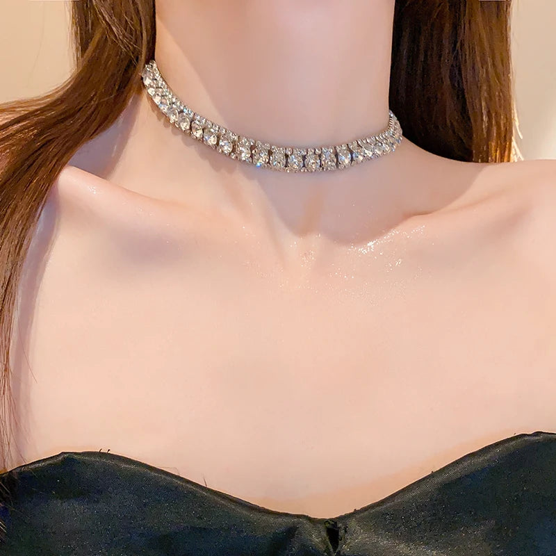 Orecchini a bottone con collana di strass verdi di lusso per le donne collane con Choker di cristallo Set di gioielli per banchetti di matrimoni di moda da donna