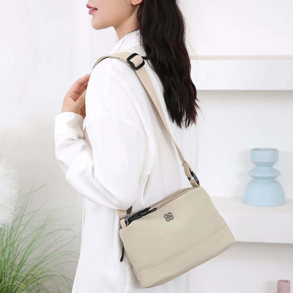 Nuova borsa a tracolla da donna in tessuto di nylon morbido Tasche multiple Borsa stile casual Borse a tracolla in tinta unita per ragazze