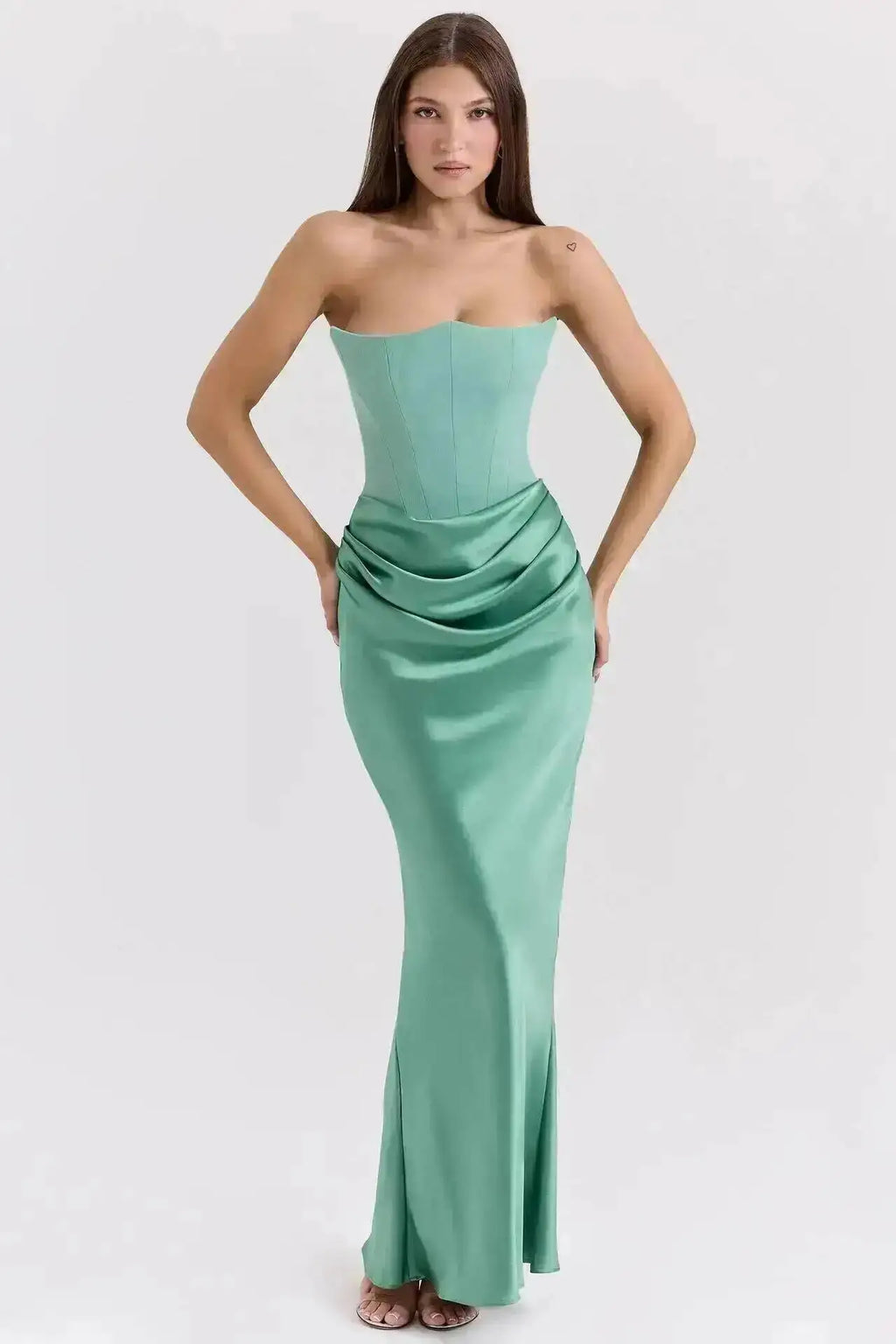 Giyu Sexy Satin Evening Club Abiti da festa Donna 2025 Estate senza spalline con spalle scoperte Lisca di pesce increspato Maxi abito lungo Abito elegante