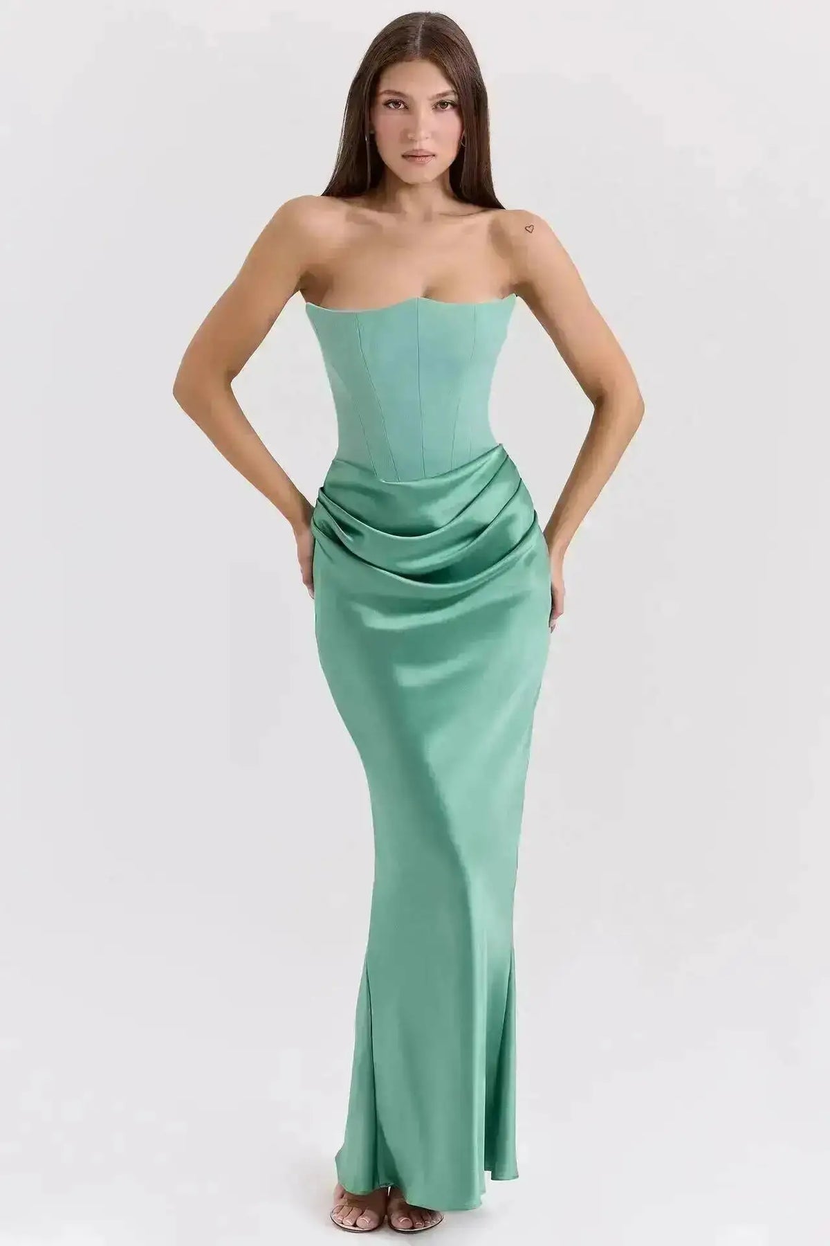 Giyu Sexy Satin Evening Club Abiti da festa Donna 2025 Estate senza spalline con spalle scoperte Lisca di pesce increspato Maxi abito lungo Abito elegante