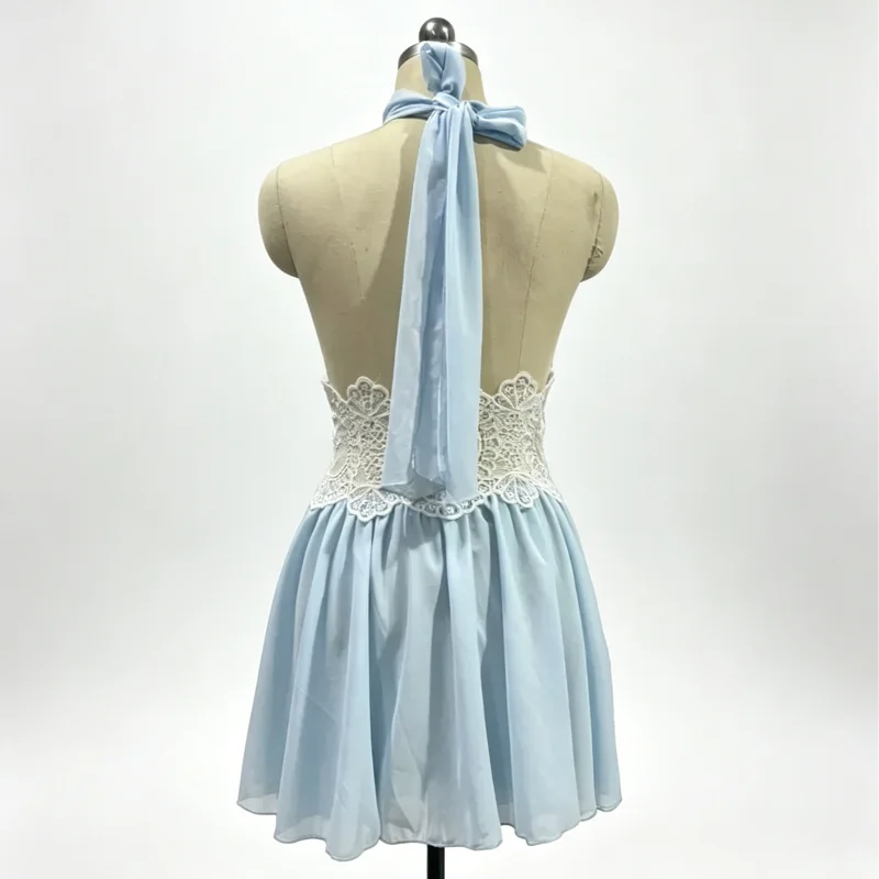Miniabito da festa estivo da donna 2026 senza maniche con scollo all'americana, in maglia a costine, con pizzo a contrasto e cut-out sul retro, modello skater