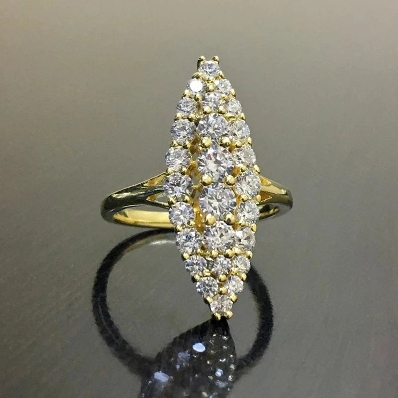 Huitan Fedi nuziali da donna alla moda Anelli color oro a forma di marchesa di moda Accessori per fedi nuziali di fidanzamento Gioielli di lusso