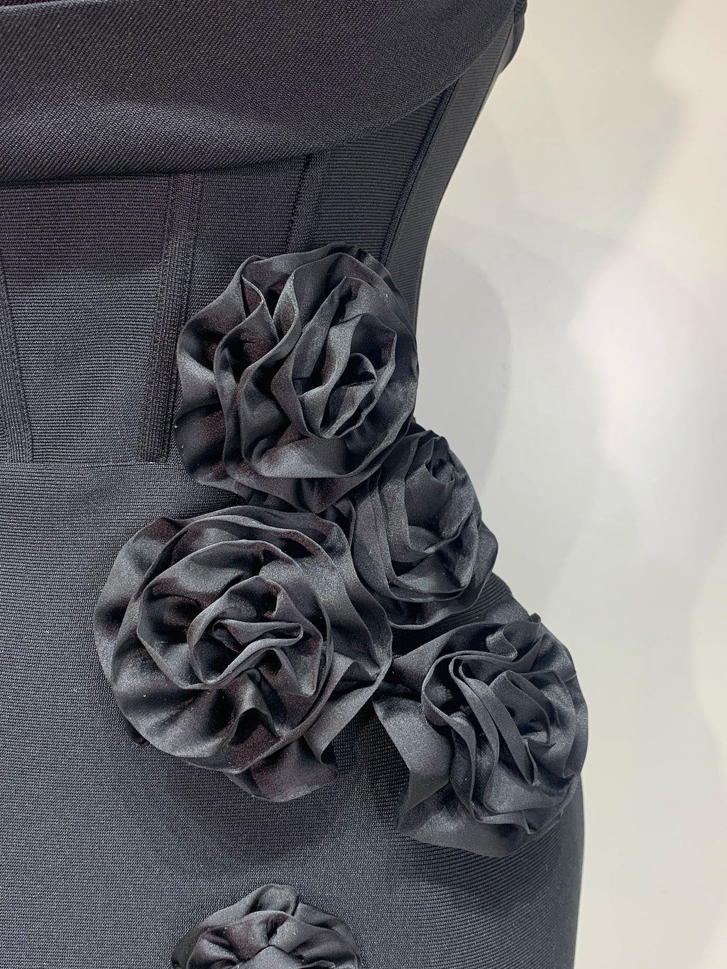 2025 Le più nuove donne sexy senza spalline backless fiore rosso vestito dalla fasciatura midi Celebirty eleganti abiti da sera per feste di compleanno