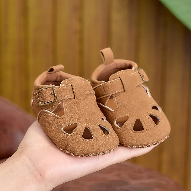 Sandali estivi per bambini da 0 a 1 anno, scarpe per bambini con suola morbida e antiscivolo, sandali per bambini con punta chiusa e anticollisione da 0 a 1 anno, adatti sia per ragazzi che per ragazze